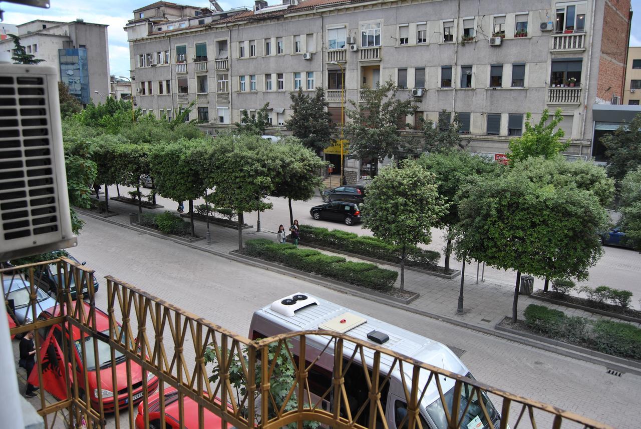 Hotel Republika Тирана Экстерьер фото
