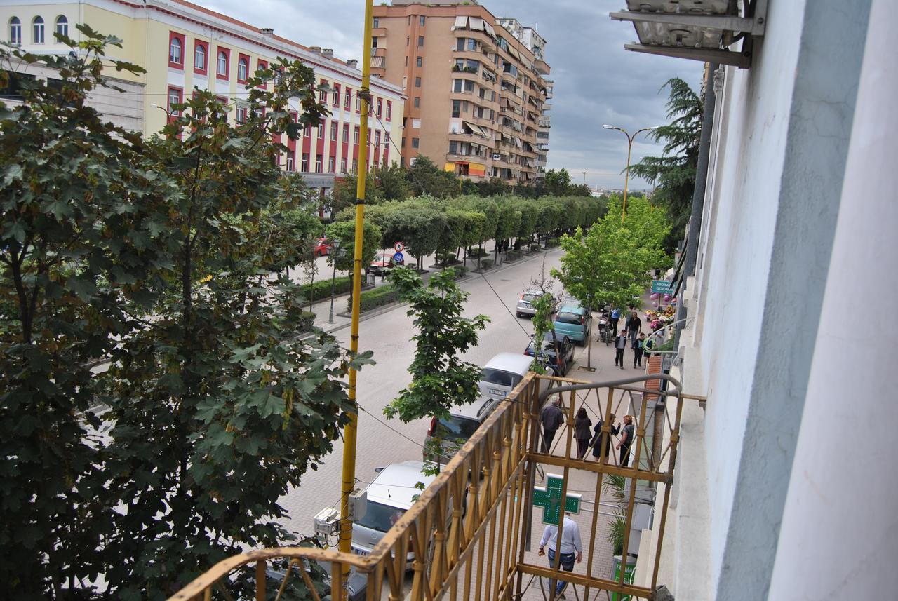 Hotel Republika Тирана Экстерьер фото