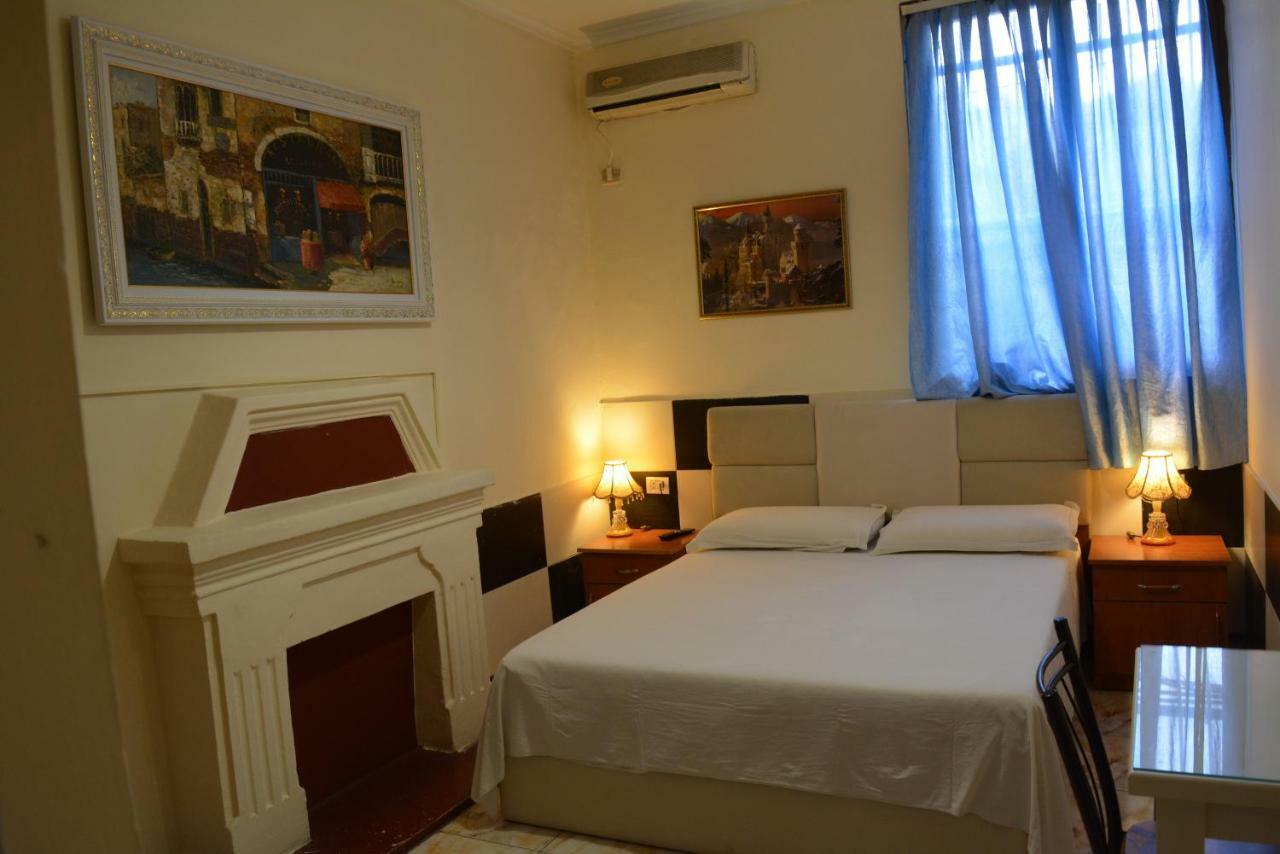 Hotel Republika Тирана Экстерьер фото