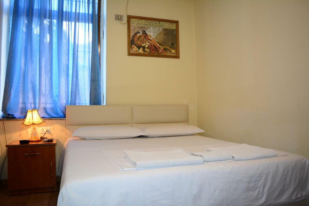 Hotel Republika Тирана Экстерьер фото